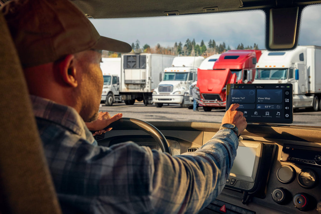 Garmin dēzl GPS Truck Navigator & Travel Bundle